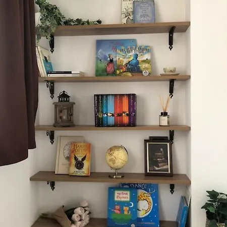 Апартаменты The Librarian's *